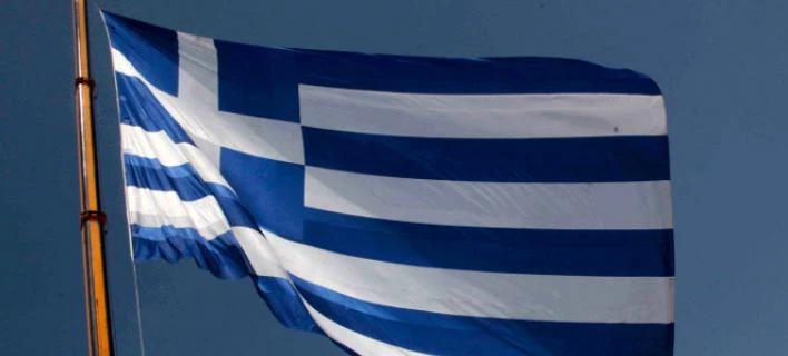 Η Γαλανόλευκη «σκεπάζει»  την Αλεξανδρούπολη… –  Την βλέπουν οι Τούρκοι από τα σύνορα